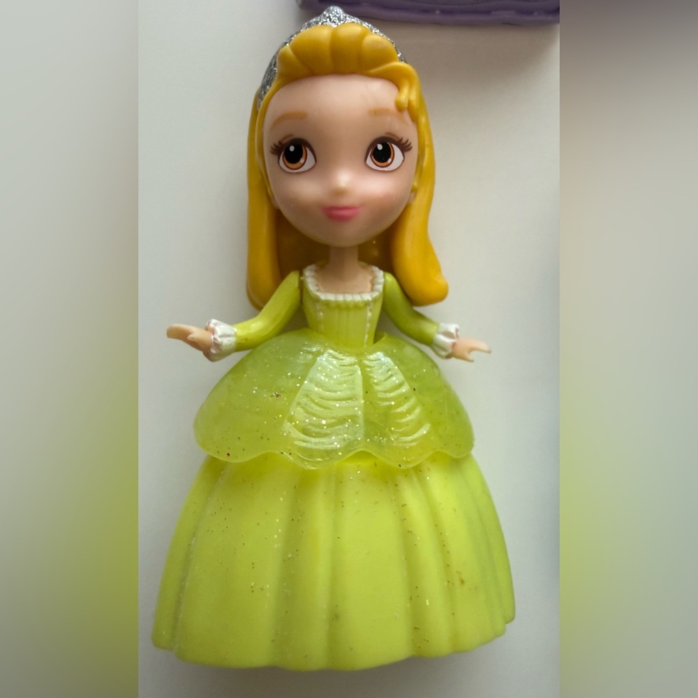 Disney Mini Princess Doll Set - Purple, Yellow, Blue Dresses - Picture 7 of 10